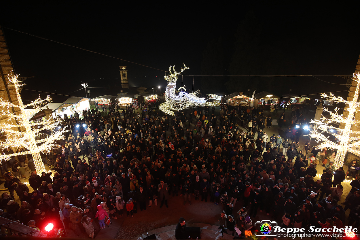 VBS_4466 -  Il Magico Paese di Natale 2024 - Spettacolo di Inaugurazione a Govone.jpg